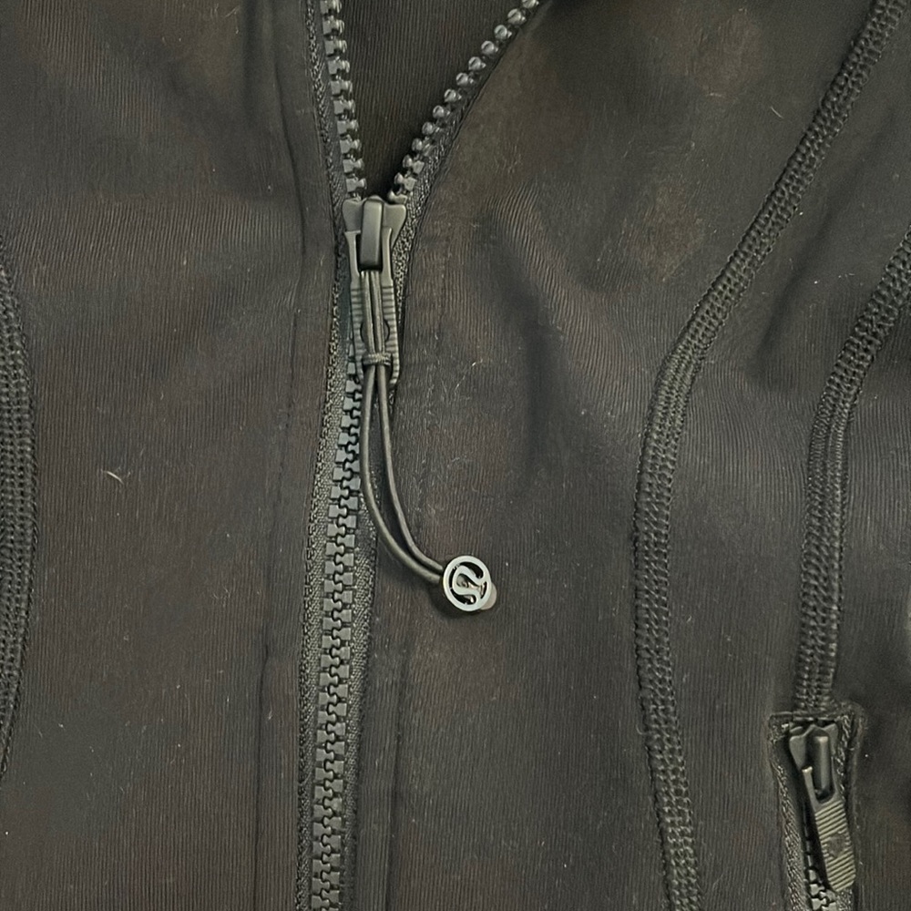 Lululemon jacket, never worn